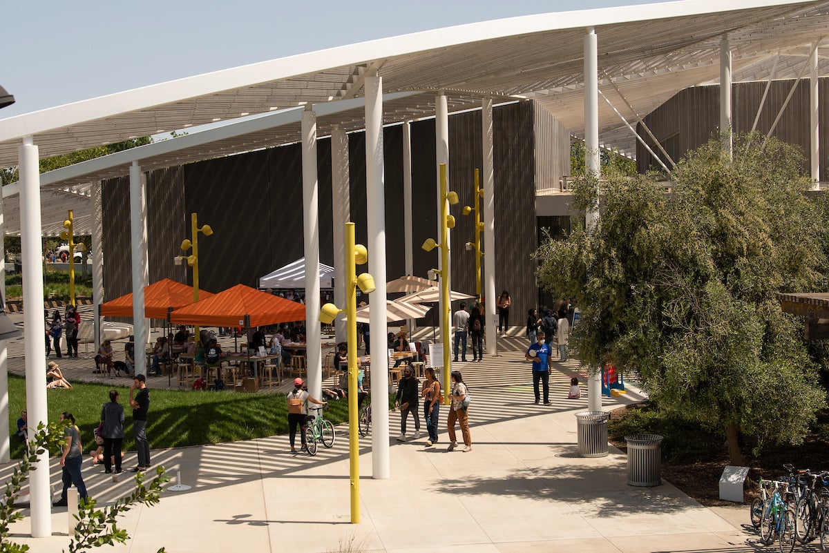 Crowds enjoy Picnic Day 2022 at UC Davis Manetti Shrem Museum