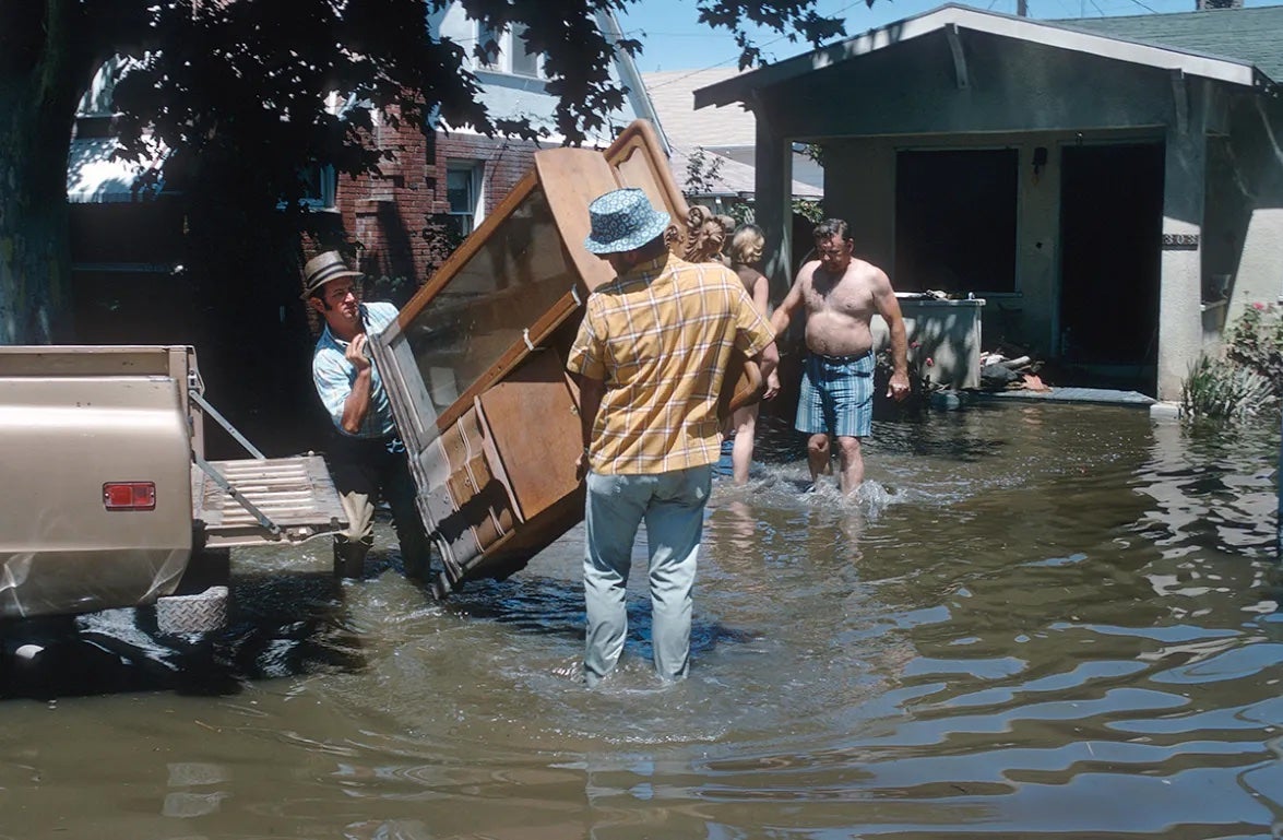 Historical photo: Residents remove furniture from flooded home in Isleton, California in 1972