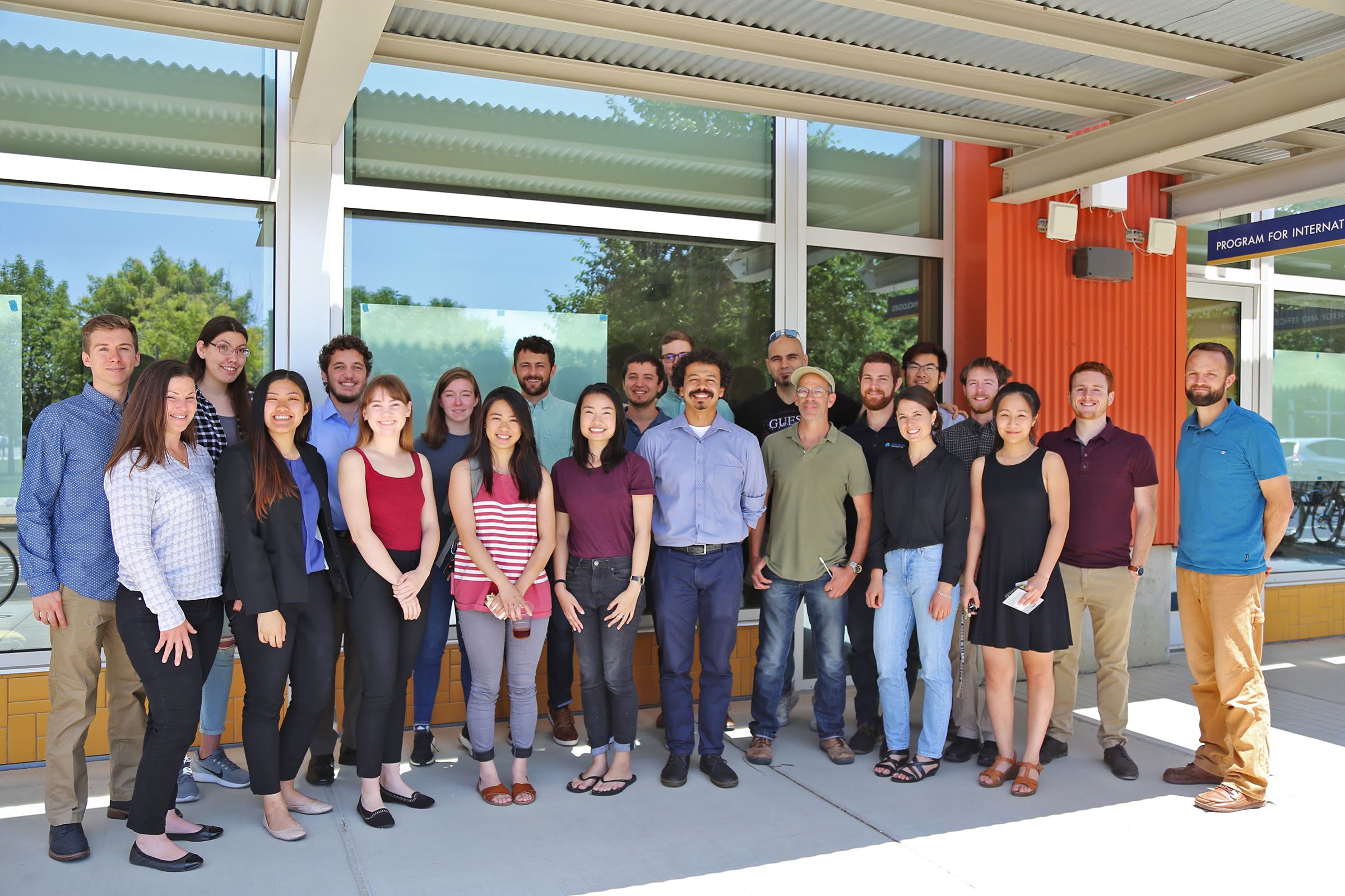 Zero Net Energy class members pose for outside group photo at UC Davis