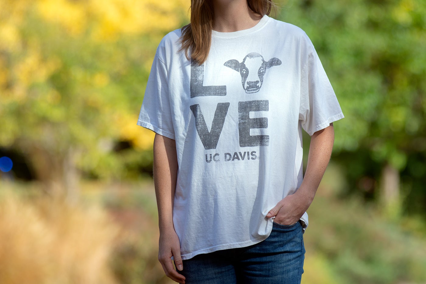 A shirt reads "LOVE"