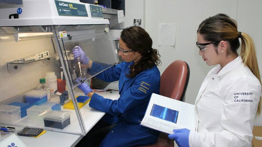 women scientists in lab