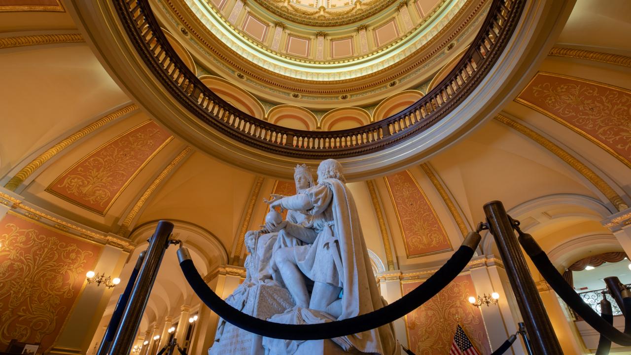 Columbus and Isabella in State Capitol