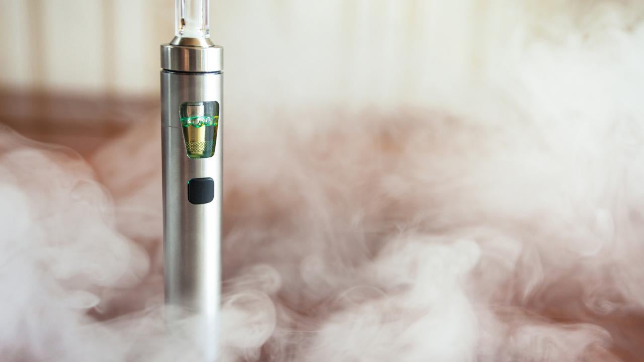 electronic cigarette with smoke