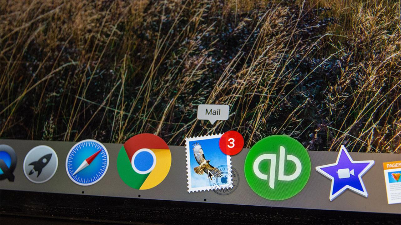 Mac task bar with mail icon showing three unread emails.