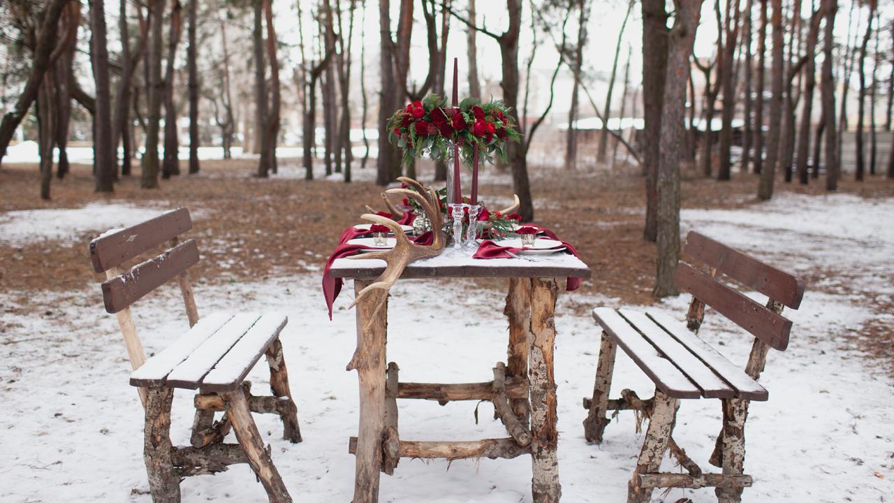 Outdoor table setting in winter