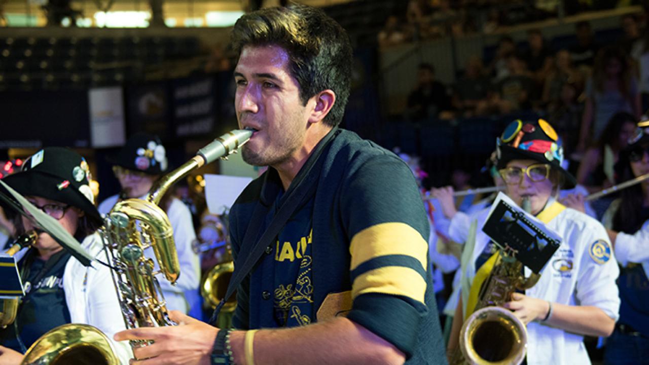 The band-uh performs at the New Student Fall Welcome at the Pavilion.