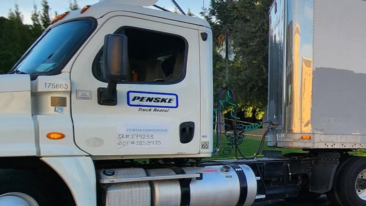 Big Rig Mishap Spoils Mondavi Center s Opening Night