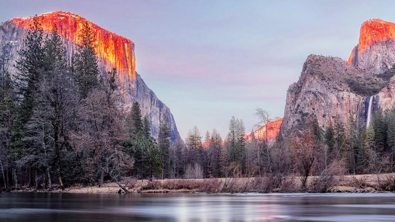 A view of sunrise in Yosemite valley