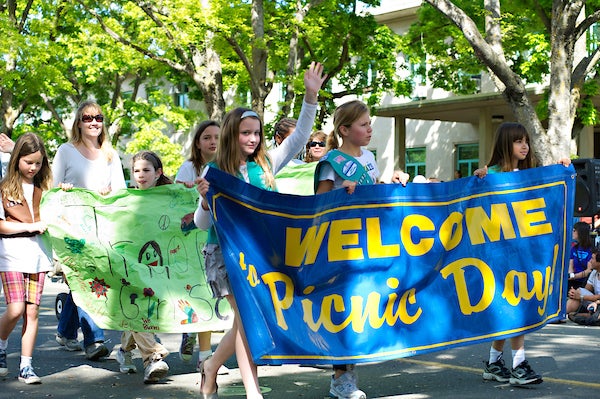 Picnic Day Parade officially starts Picnic Day festivities.